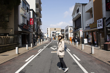TOKYO, JAPAN - MARCH 31 : Traveler thai women and Japanese people walk shopping and travel visit in street market of Naritasan Omote Sando or Narita old town at Chiba on March 31, 2019 in Tokyo, Japanのeditorial素材