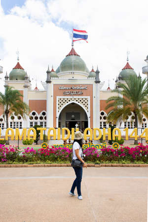PATTANI, THAILAND - August 16 : Travelers thai women travel visit and pose portrait for take photo in Central Mosque or Masjid klang of Pattani at southern of thai August 16, 2019 in Pattani, Thailandのeditorial素材