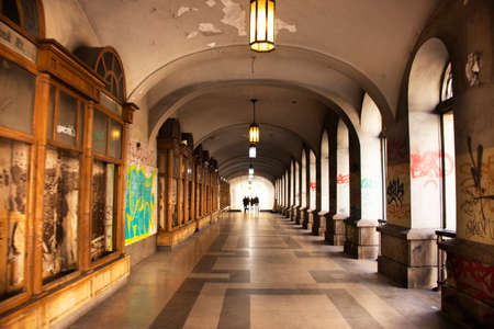BUDAPEST, HUNGARY - SEPTEMBER 23 : Footpath and art arch tunnel in antique retro buildings for Hungarians and travelers walking passed go to Elizabeth Square on September 23, 2019 in Budapest, Hungaryのeditorial素材