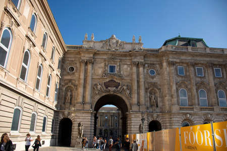 BUDAPEST, HUNGARY - SEPTEMBER 22 : Hungarians people and foreign traveler walking travel visit at Budapest Castle Hill Funicular or Buda Castle Royal Palace on September 22, 2019 in Budapest, Hungaryのeditorial素材