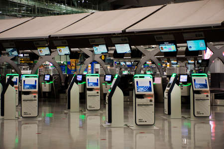 Life lifestyle new normal of Suvarnabhumi international airport with thai people and foreign travelers passengers while Coronavirus COVID 19 outbreak at siam on September 26, 2021 in Bangkok, Thailandのeditorial素材