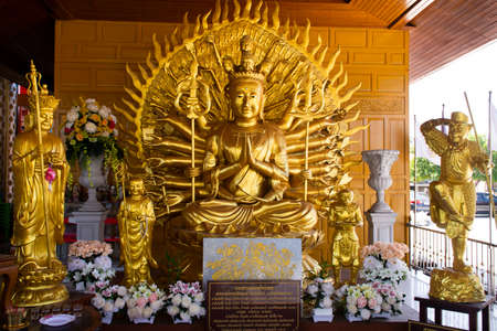Guishan Guanyin of Thousand Hands or Guan Yin bodhisattva goddess and chinese deity for thai people visit respect praying at Wat Rat Prakhong Tham temple on November 28, 2021 in Nonthaburi, Thailandのeditorial素材