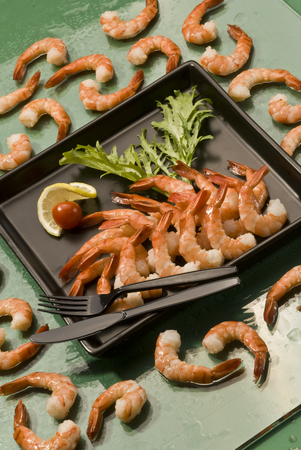 Cooked prawns on trayの写真素材