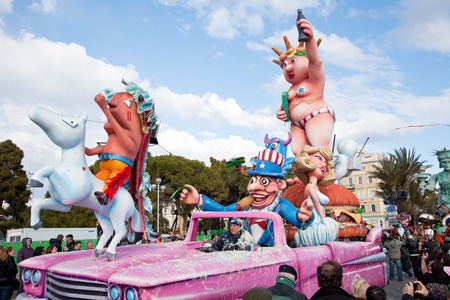 NICE, FRANCE - FEBRUARY 26: Carnival of Nice in French Riviera.The theme for 2013 was King of the five continents. Nice, France - Feb 26, 2013のeditorial素材