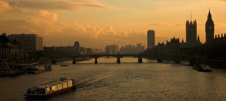 Westminster Bridge seen from Hungerford Bridgeのeditorial素材