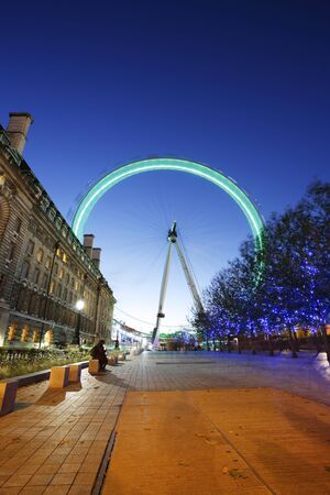 London, UK - November 2, 2012: Night view of The London Eye on November 2, 2012, London, England. A famous tourist attraction at a height of 135 metres (443 ft) and the biggest Ferris wheel in Europe.
のeditorial素材