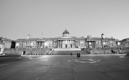 National Gallery and Trafalgar Square in the early morningのeditorial素材