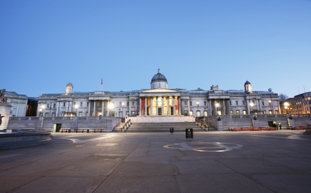 National Gallery and Trafalgar Square in the early morningのeditorial素材