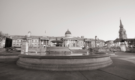 National Gallery and Trafalgar Square in the early morningのeditorial素材
