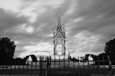 The Albert memorial in Hyde park of London のeditorial素材