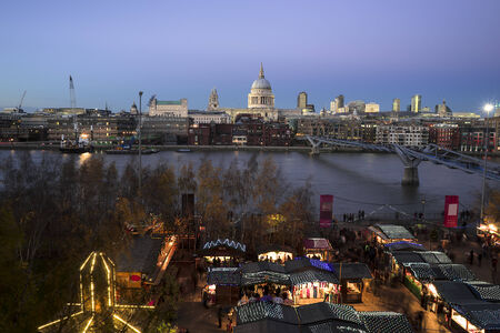 St Paul's Cathedral, seen from Tate Modern, locates at the top of Ludgate Hill in the City of Londonのeditorial素材