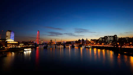 London skyline, include Hungerford Bridge, Big Ben and Victoria Tower, seen from Waterloo Bridgeのeditorial素材