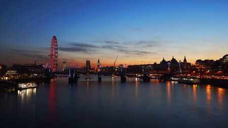 London skyline, include Hungerford Bridge, Big Ben and Victoria Tower, seen from Waterloo Bridgeのeditorial素材