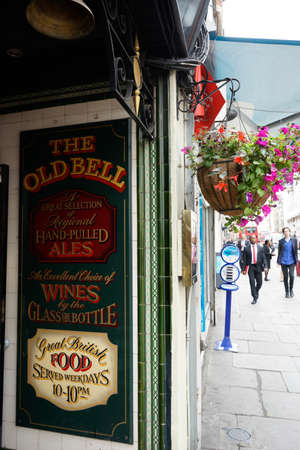 LONDON - SEP 5: English pub sign, Public house, known as pub, is focal point of community, on Sep 5, 2016, London, UK. Pub business, now about 53,500 pubs in UK, has been declining every year.のeditorial素材