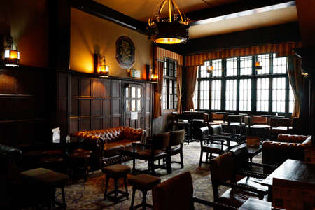 LONDON - SEP 5: Interior of pub, for drinking and socializing, focal point of the community, on Sep 5, 2016, London, UK. Pub business, now about 53,500 pubs in UK, has been declining every year.のeditorial素材