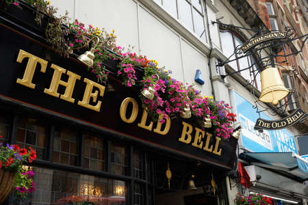 LONDON - SEP 5: English pub sign, Public house, known as pub, is focal point of community, on Sep 5, 2016, London, UK. Pub business, now about 53,500 pubs in UK, has been declining every year.のeditorial素材