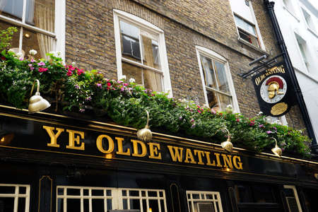 LONDON - SEP 5: English pub sign, Public house, known as pub, is focal point of community, on Sep 5, 2016, London, UK. Pub business, now about 53,500 pubs in UK, has been declining every year.のeditorial素材