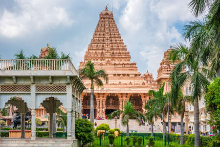 New Delhi, India - July 2019: Shri Aadya Katyayani Shakti Peetham Mandir at Chhattarpur temple complex which is spread over 60 acres, has over 20 temples divided in three different complexes.のeditorial素材
