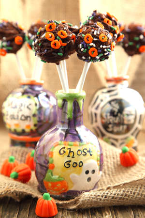 Halloween cake popsの写真素材
