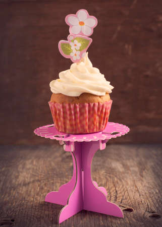 Cupcakes with cream cheese frostingの写真素材