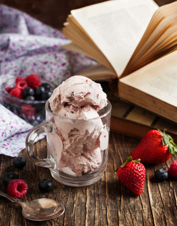 Mixed Berry ice cream  Frozen yogurtの写真素材
