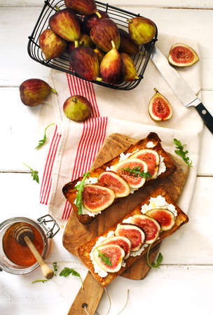 Fresh Figs and Cream Cheese Toast with Honeyの写真素材