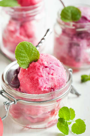 Berry ice creamの写真素材