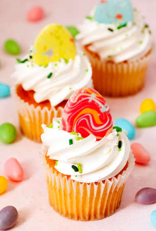Easter vanilla cupcakes.の写真素材