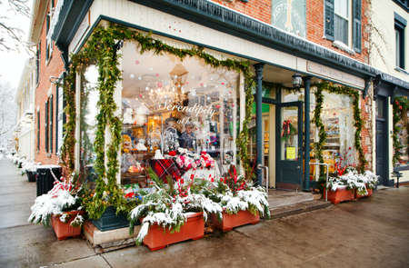 NIAGARA ON THE LAKE,CANADA - DECEMBER 2, 2019: Christmas decorated store located in the Queen Street, Niagara on the Lake, Ontario, Canadaのeditorial素材