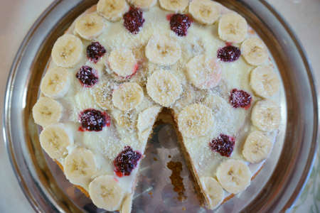 cake with bananasの写真素材