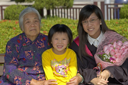 Hongkong, China, 03 December 2006: family resting in a parc Hongkongのeditorial素材