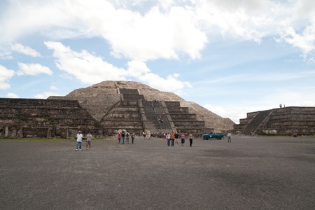 Teotihuacan (Teotihuac&aacute,n), archaeological site in the Basin of Mexico, with some of the largest pyramidal structures built in the pre-Columbian Americas. July 29th, 2011のeditorial素材