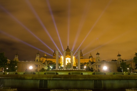 BARCELONA - JULY 25: Tourists at the Magic Fountain of Montjuicのeditorial素材
