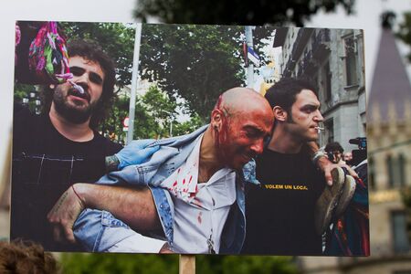 BARCELONA-JUNE 19: Manifestation in Placa Catalunya against the government measures in the economical crisis. Barcelona, Spain on 19 June 2011のeditorial素材