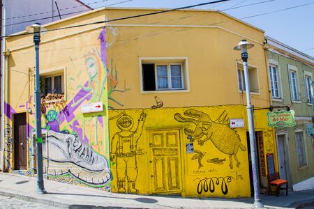 VALPARAISO - NOVEMBER 07: Street art in Concepcion and Alegre districts of the protected Valparaiso on November 7, 2015 in Valparaiso, Chileのeditorial素材