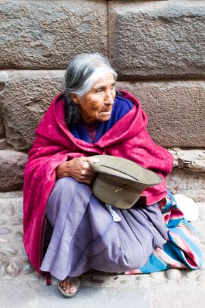 CUSCO - SEPTEMBER 02: Unknown local old lady on the streets of Cusco, Peru on September 2nd, 2016.のeditorial素材