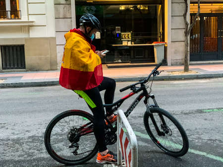 Madrid, Spain-May 19 2020: Unknown people protest against the central government as the city of Madrid remains in phase zero of lockdown due to Coronavirus(COVID-19)のeditorial素材