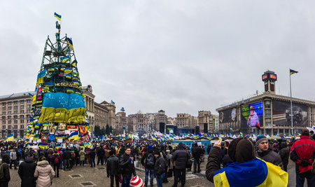Kyiv, Ukraine, December 9, 2013: people at a rally for the European integration and the resignation of the government in the center of Kiev.
のeditorial素材