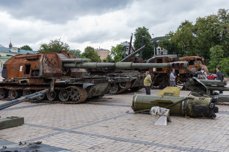 KYIV, UKRAINE - June 23, 2022: Exposition of Russian military equipment destroyed during hostilities in Russian invasion of Ukraine, wrecked self-propelled howitzer Msta-Sのeditorial素材