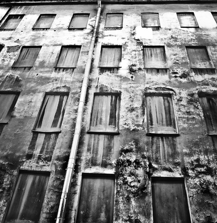 house with the blind windowsの写真素材