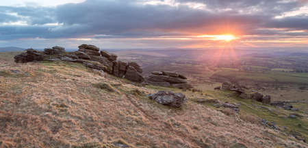 Sunset on arms tor dartmoor devon ukの写真素材
