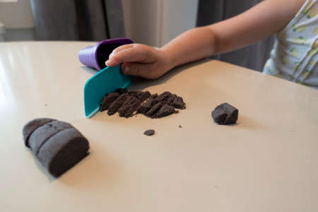 game kinetic sand kids funの写真素材