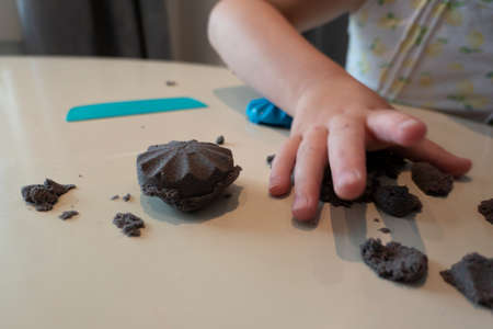 game kinetic sand kids funの写真素材