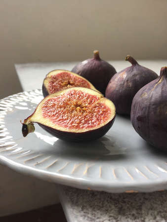 figs on a plateの写真素材