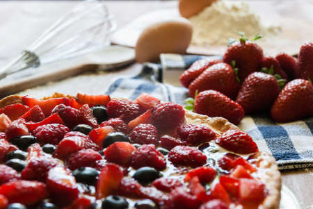 Fruite cake with berriesの写真素材