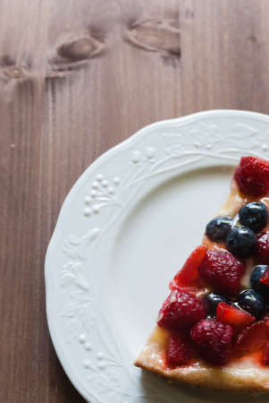 Fruite cake with berriesの写真素材