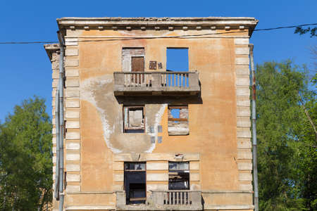 Russia, Saint-Petersburg - 15 May 2016: Abandoned building - broken tenement apartment house in daylightのeditorial素材