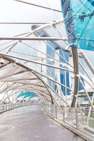 15 January 2016, Singapore - Marina Bay hotel, bridge, museum and financial districtのeditorial素材