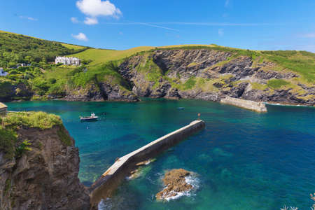 Popular Port Issac Atlantic ocean coast, Cornwall, England, United Kingdomの写真素材