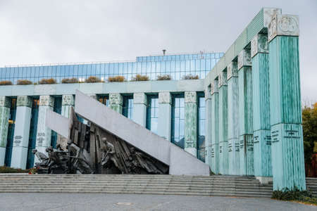 Warsaw, Poland, 13 October 2021: Warsaw Uprising Monument at the Supreme Court on southern side of Krasinski Square, group of insurgents made of bronze designed by Wincenty Kucma and Jacek Budynaのeditorial素材